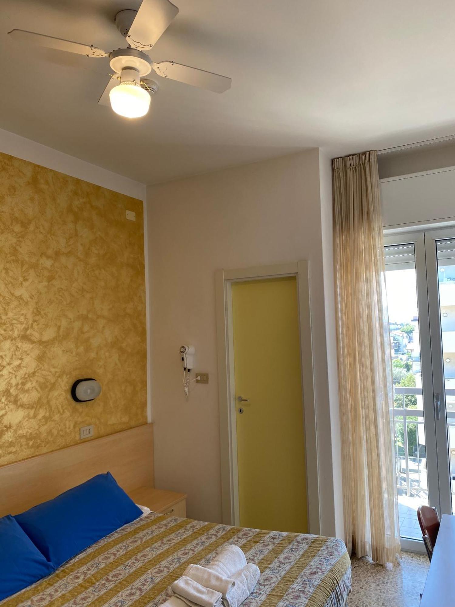 Hotel Loretta Rimini Eksteriør bilde
