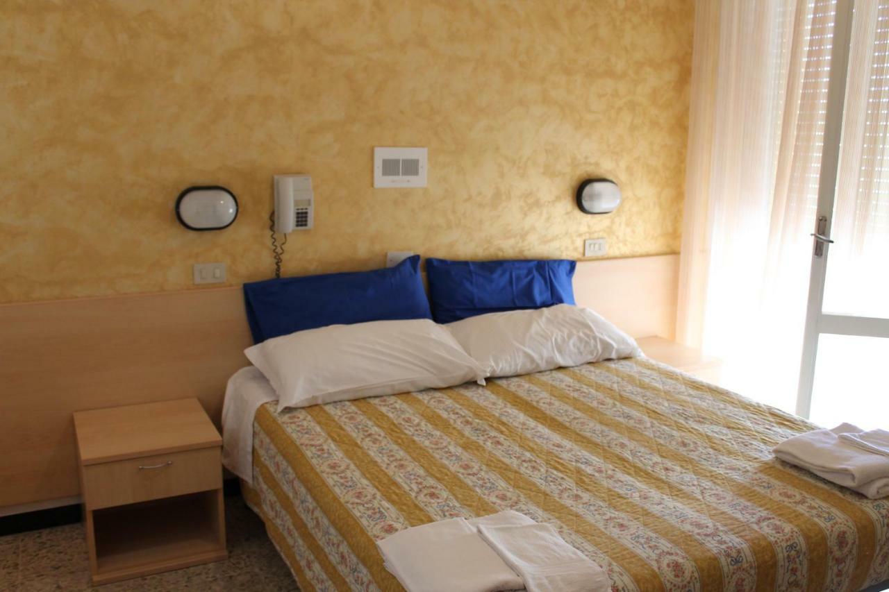 Hotel Loretta Rimini Eksteriør bilde