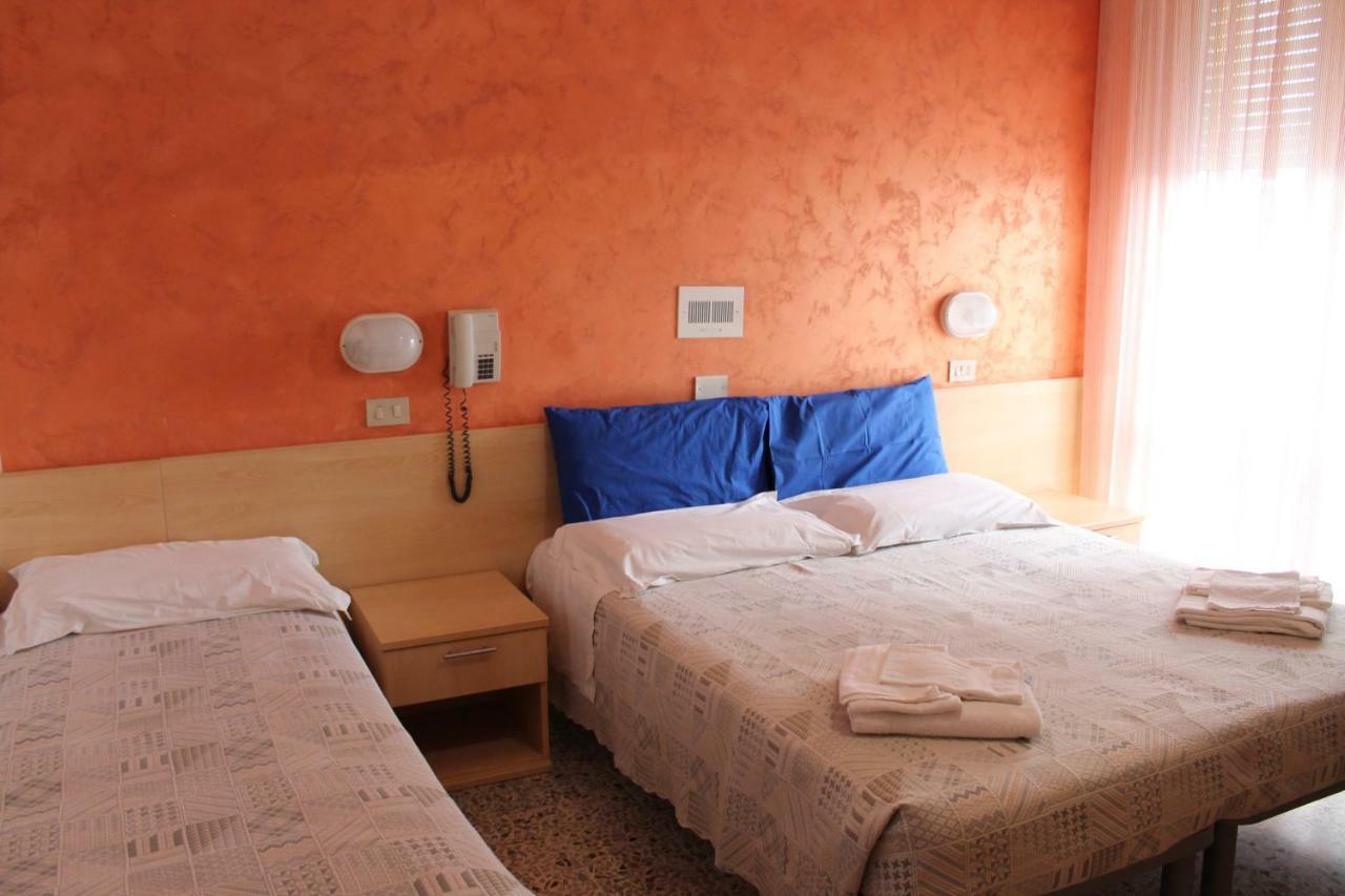 Hotel Loretta Rimini Eksteriør bilde